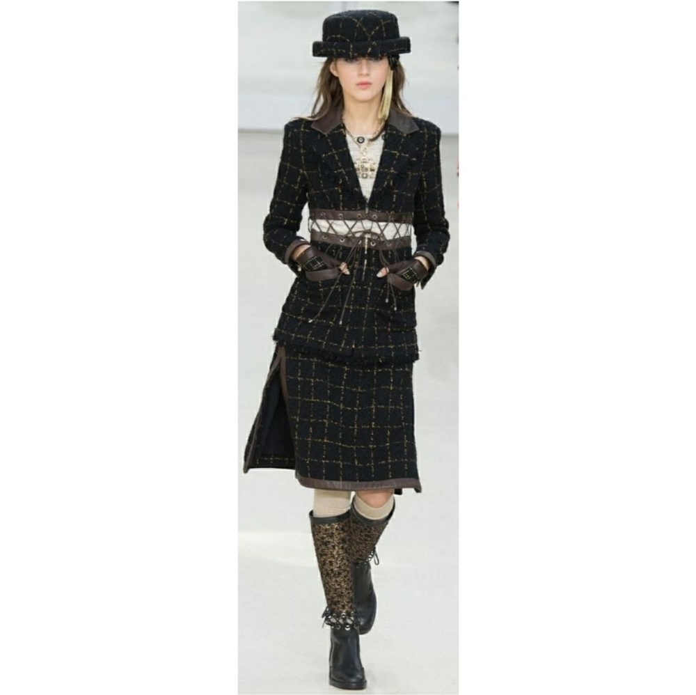Chanel Limited Edition Runway Boots - Picture 2 of 13